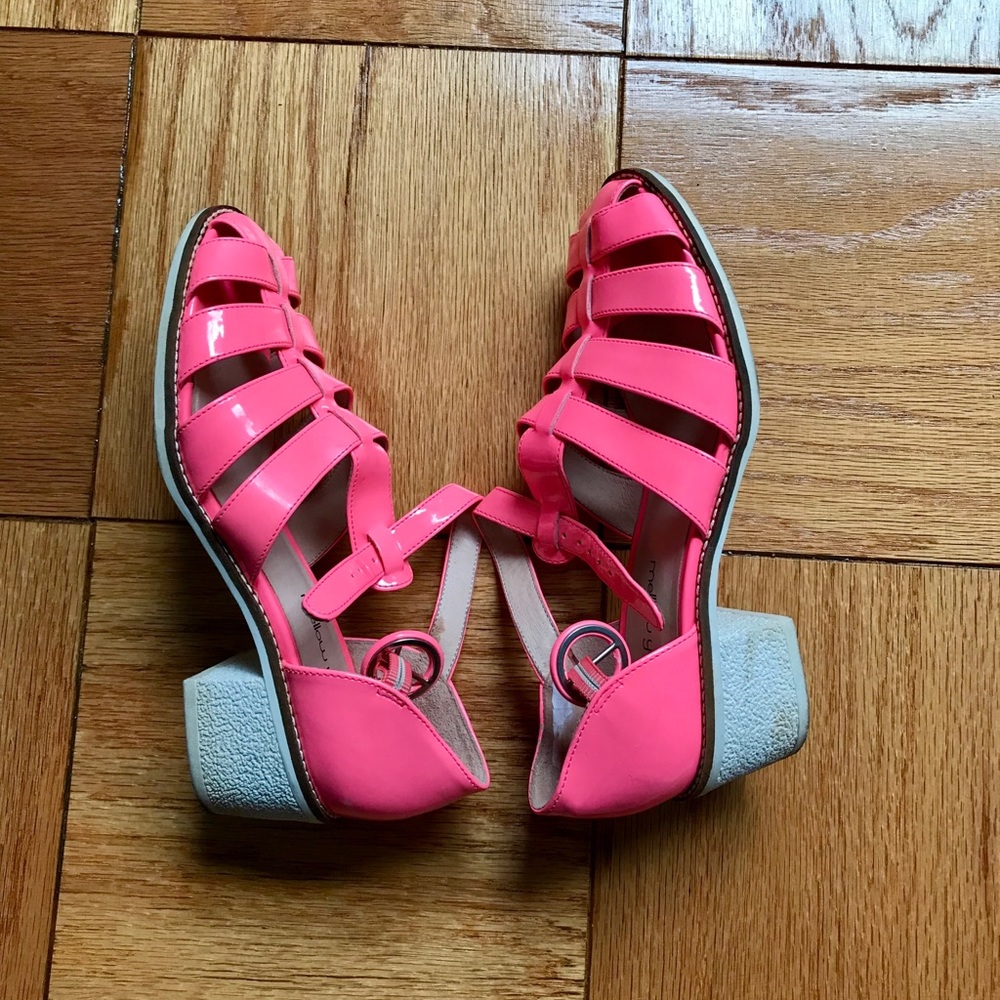 Pink sandals. Brand: Mellow Yellow.